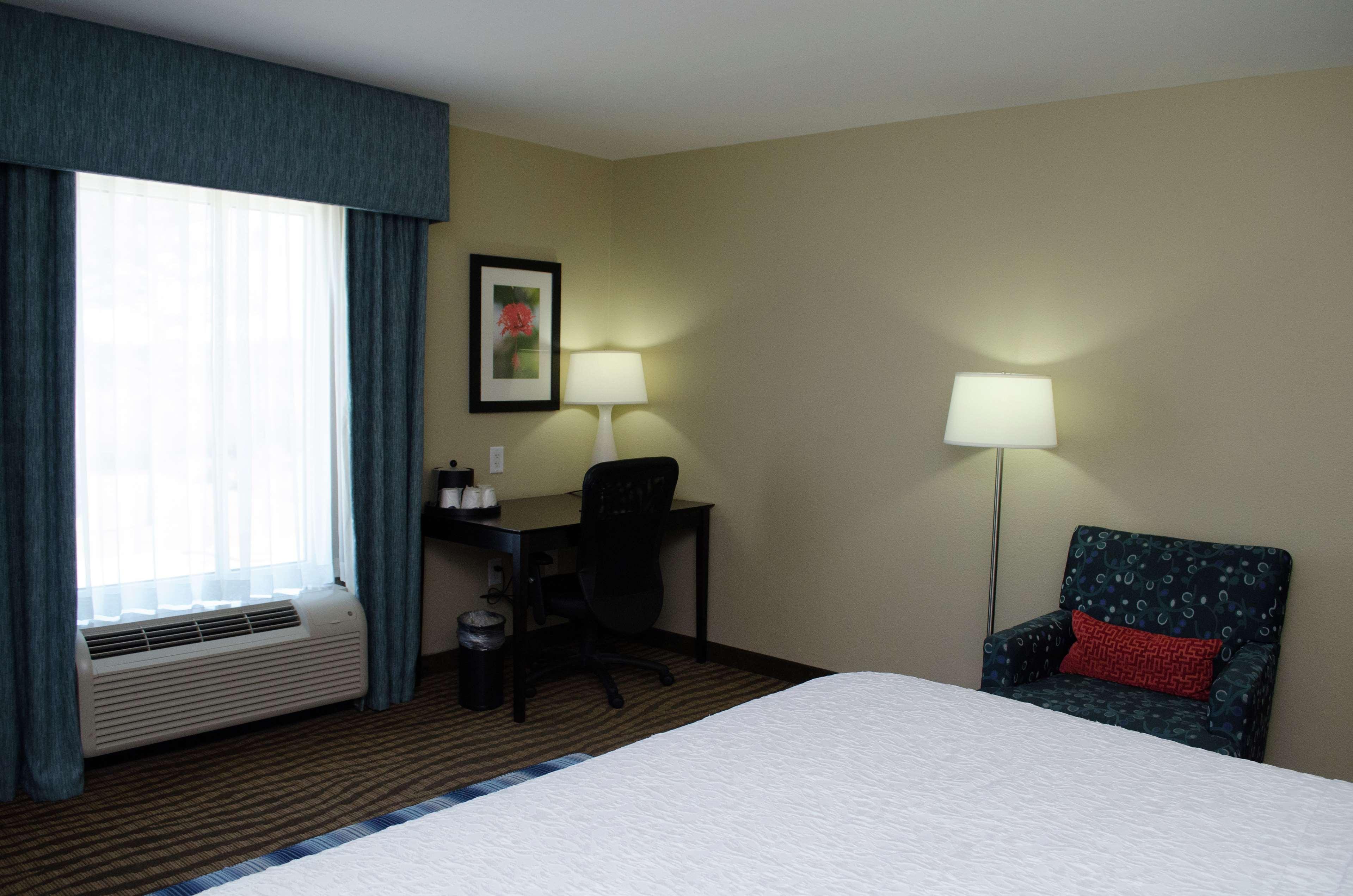 Hampton Inn Thomson Bagian luar foto
