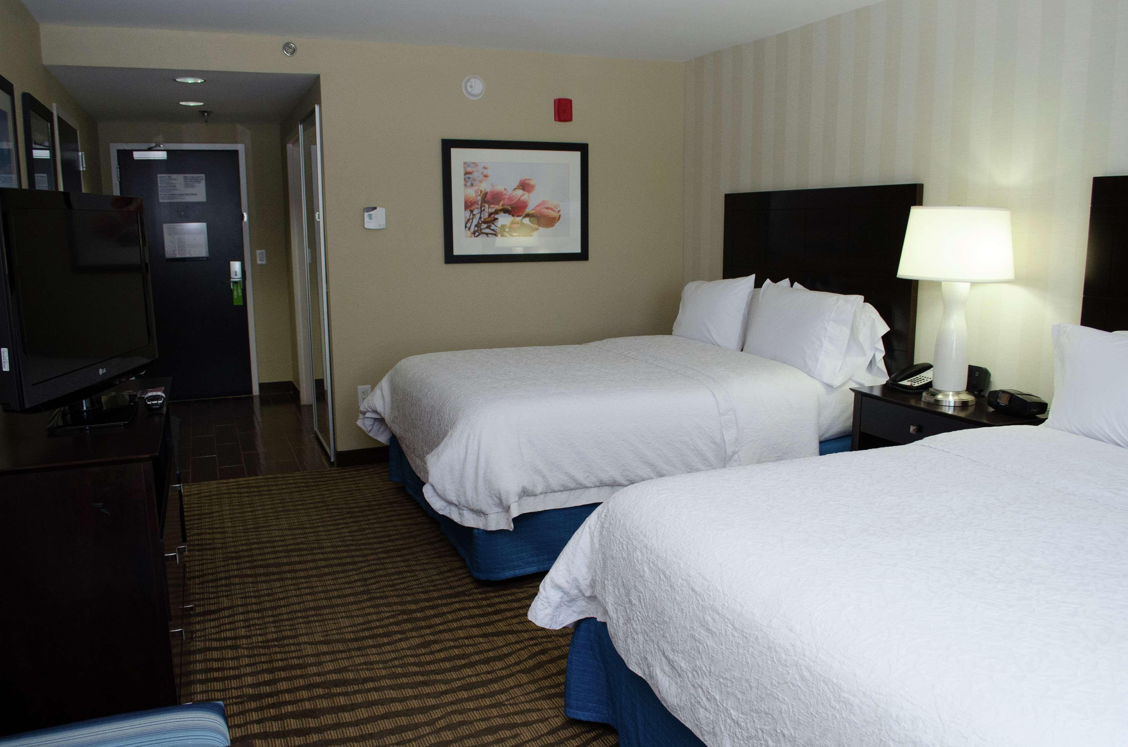 Hampton Inn Thomson Bagian luar foto