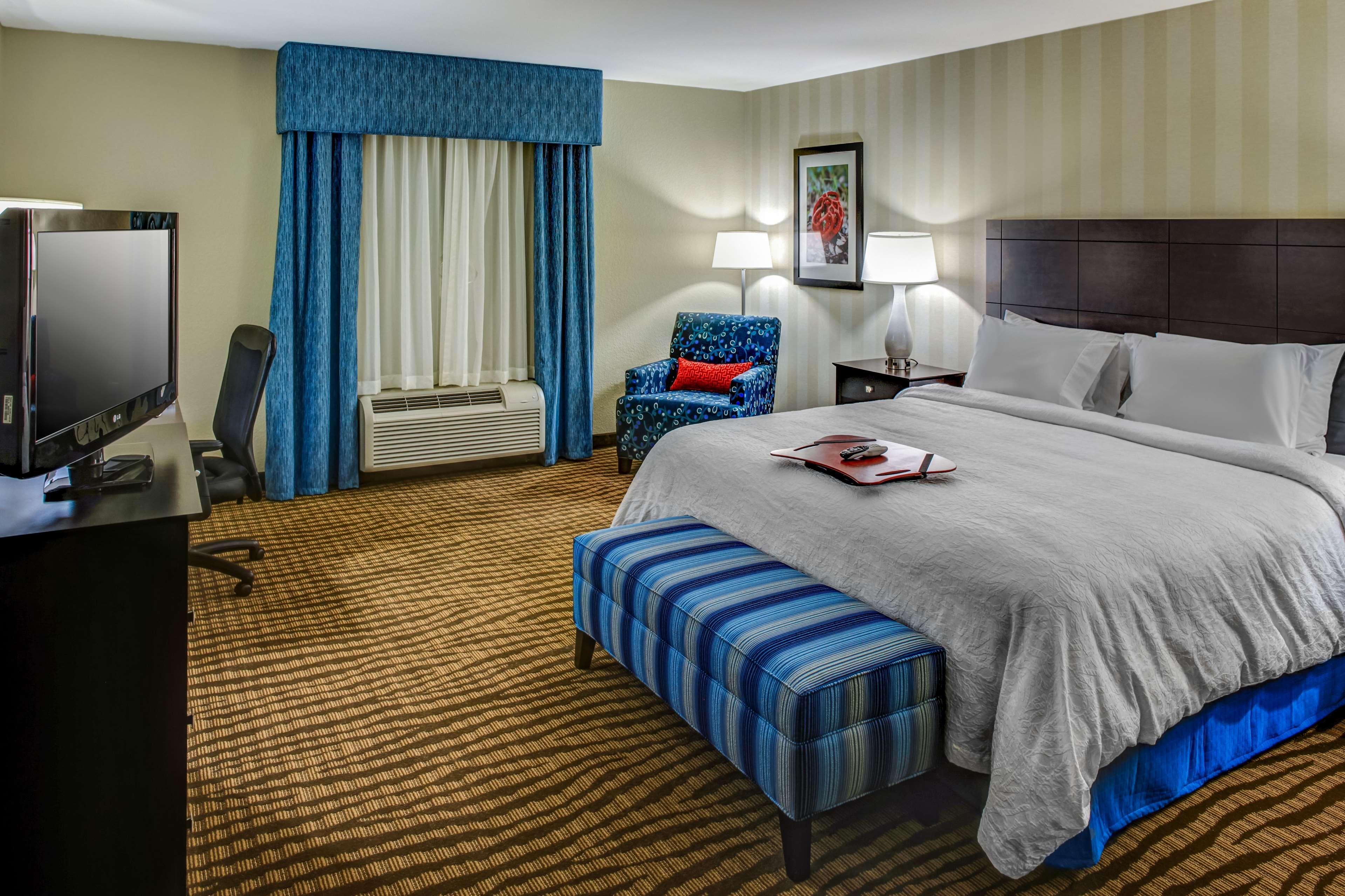 Hampton Inn Thomson Bagian luar foto