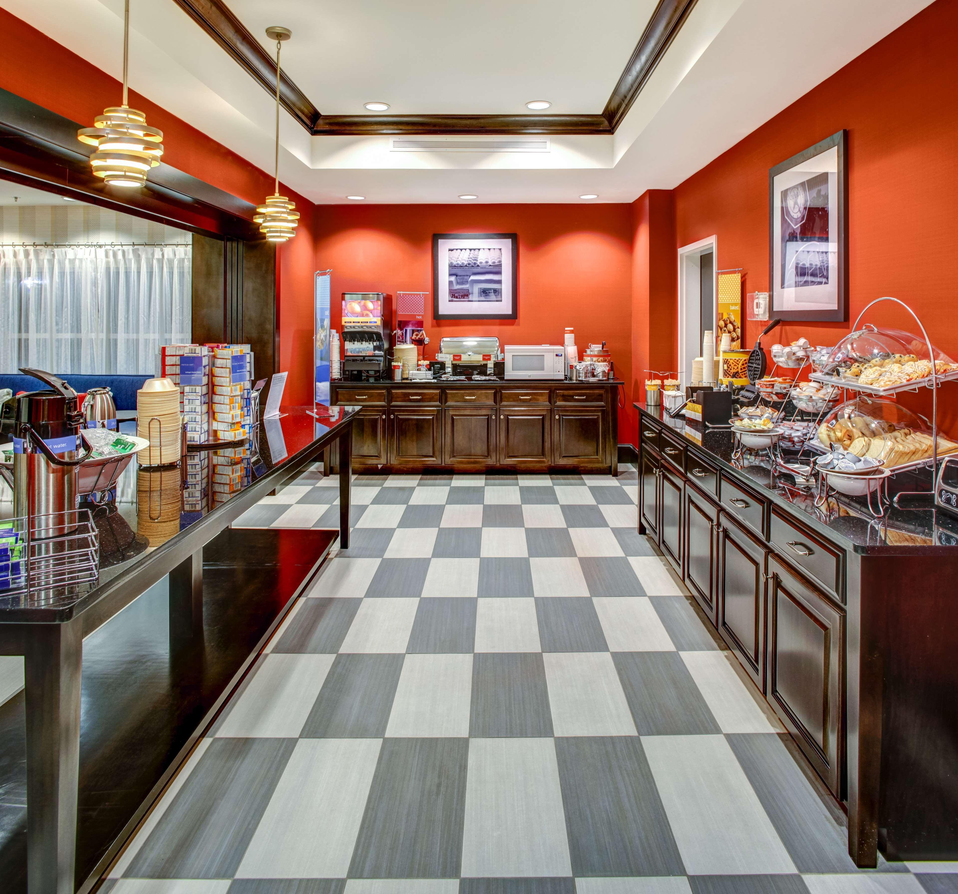Hampton Inn Thomson Bagian luar foto