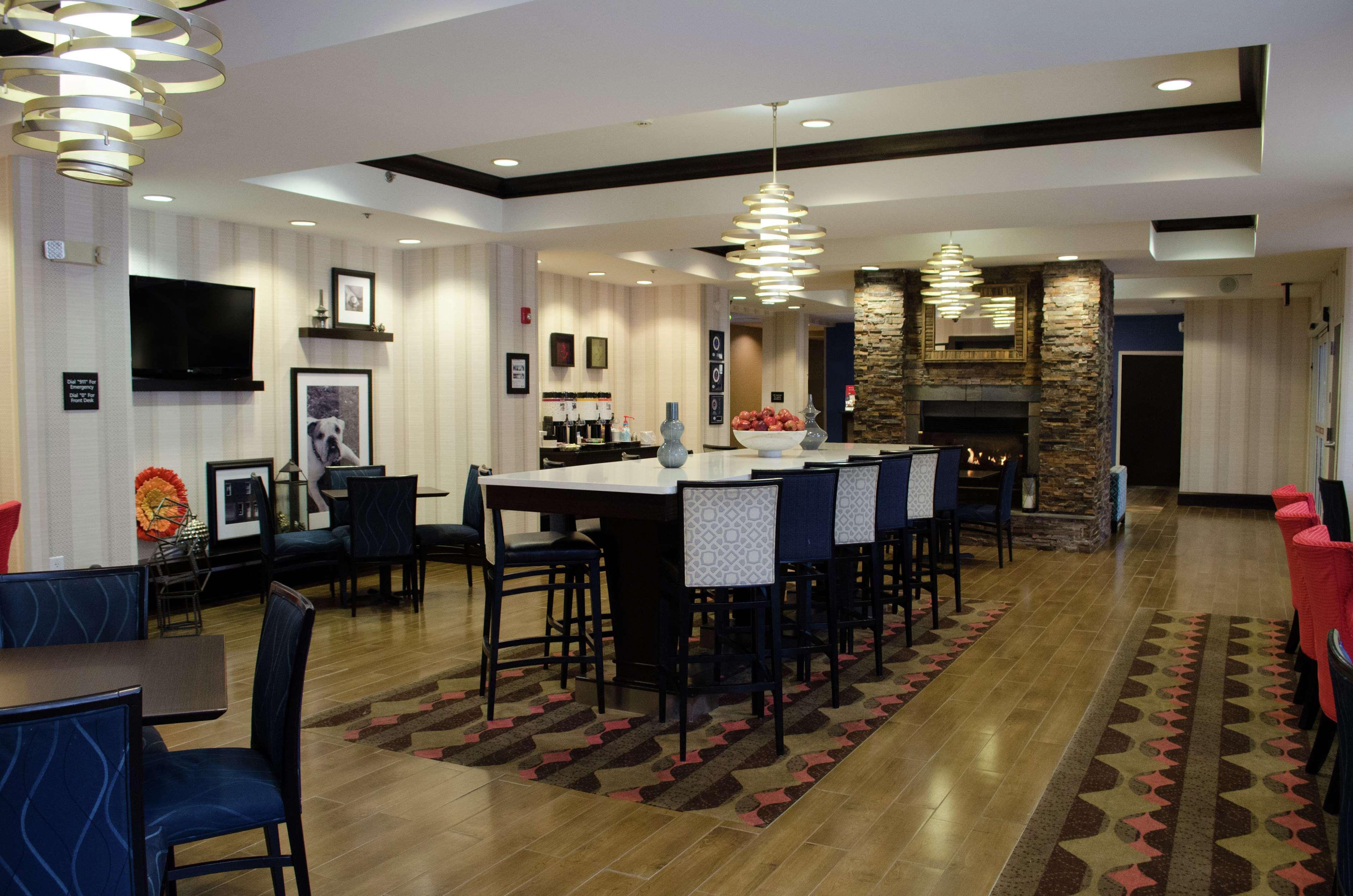 Hampton Inn Thomson Bagian luar foto