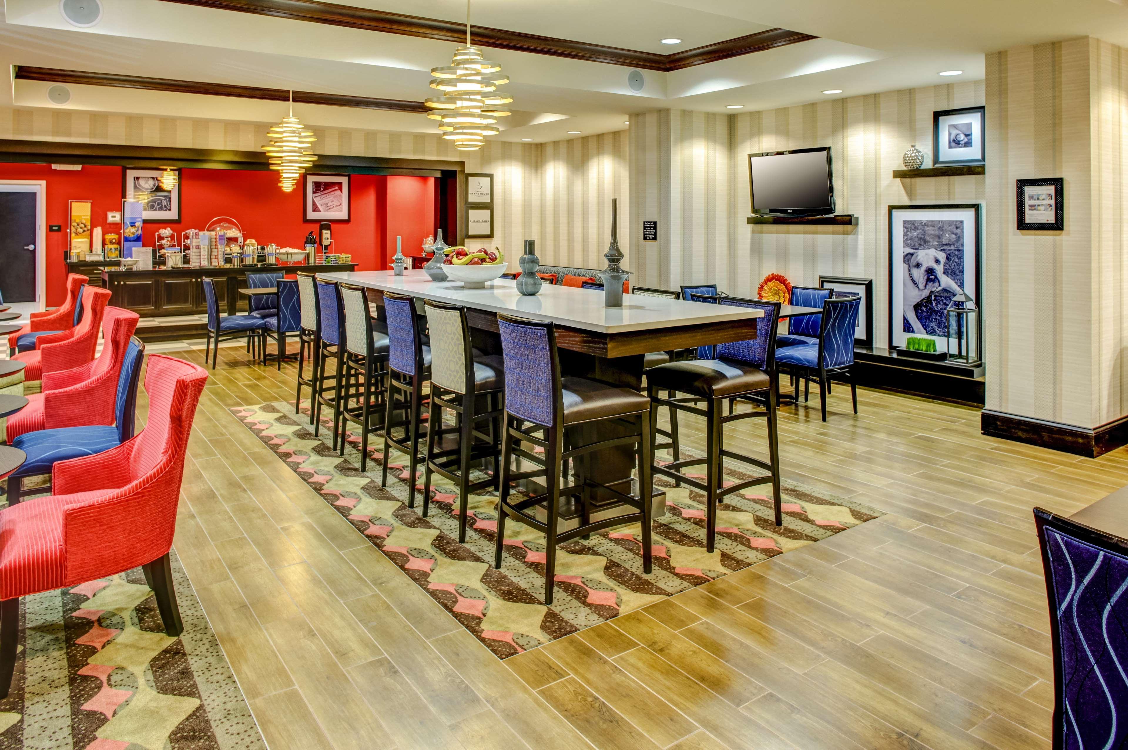 Hampton Inn Thomson Bagian luar foto