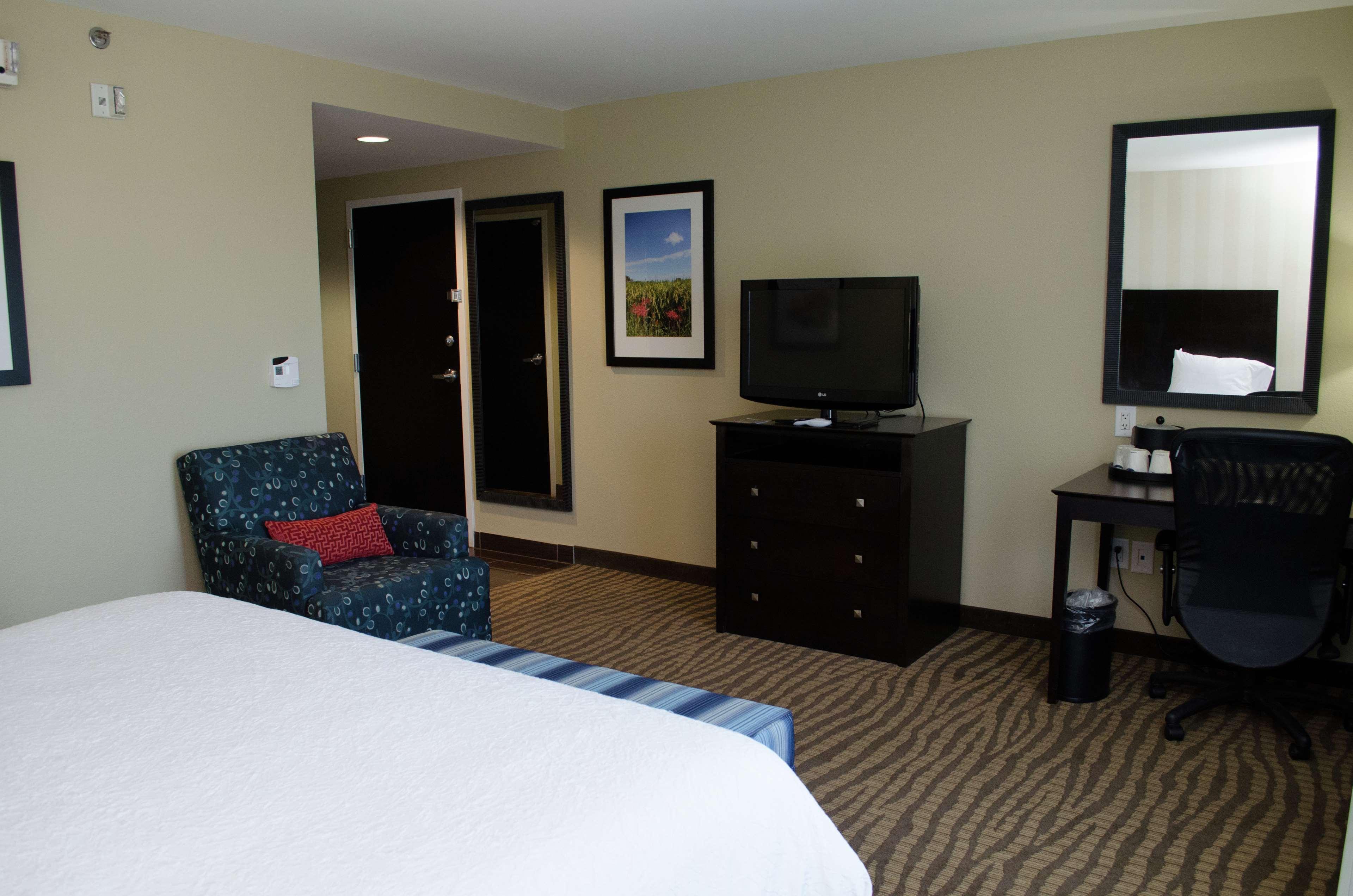 Hampton Inn Thomson Bagian luar foto