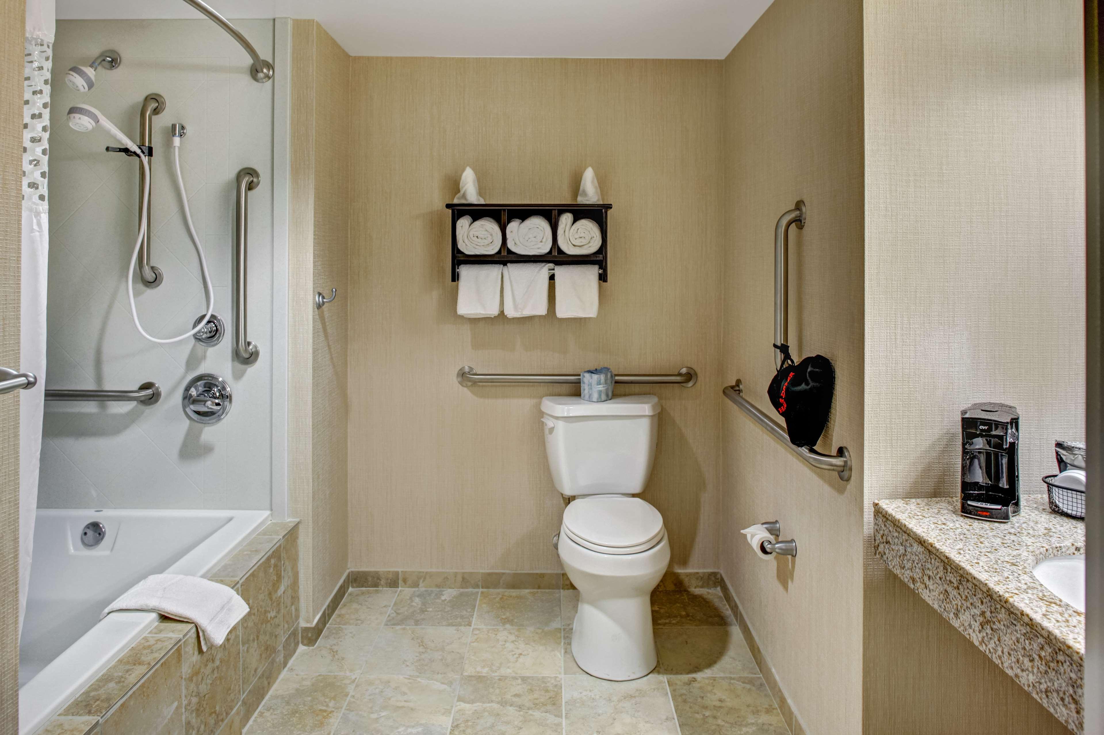 Hampton Inn Thomson Bagian luar foto