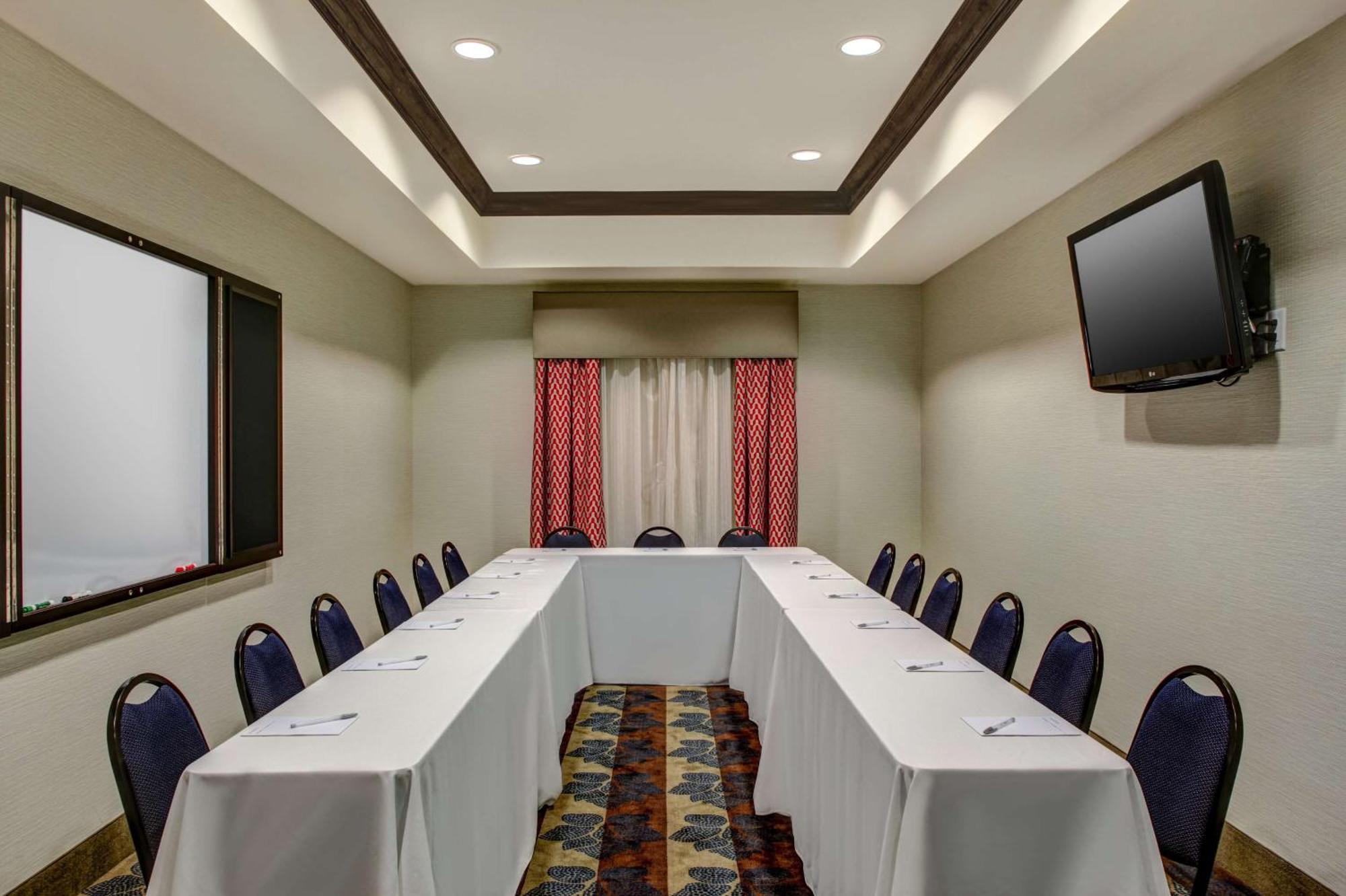 Hampton Inn Thomson Bagian luar foto