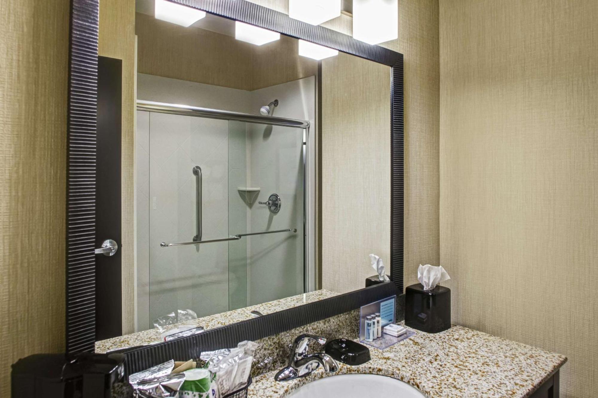 Hampton Inn Thomson Bagian luar foto